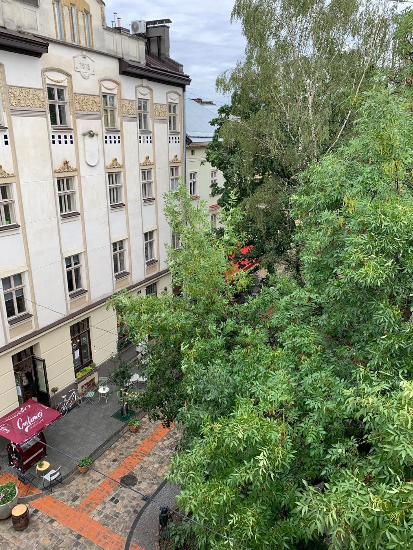 Apart Ivana Fedorovycha 30, Street Lviv Luaran gambar